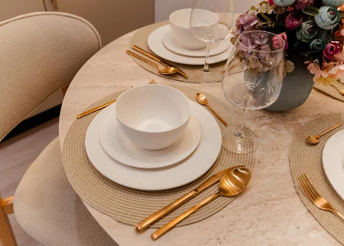 Soft Elegance By Blvd 51b7 - Modern With Refined Comfort Lägenhet