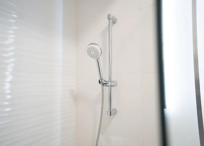 Soft Elegance By Blvd 51b7 - Modern With Refined Comfort Lägenhet