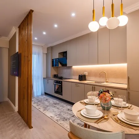 Soft Elegance By Blvd 51b7 - Modern With Refined Comfort Apartment *