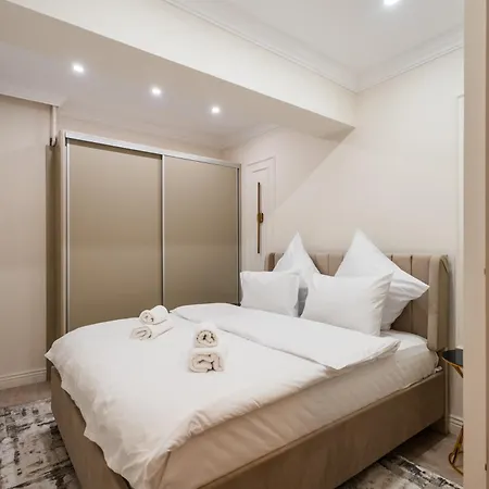 Ivory Garden Studio by Blvd 51B7 - Premium Voluntari Stay